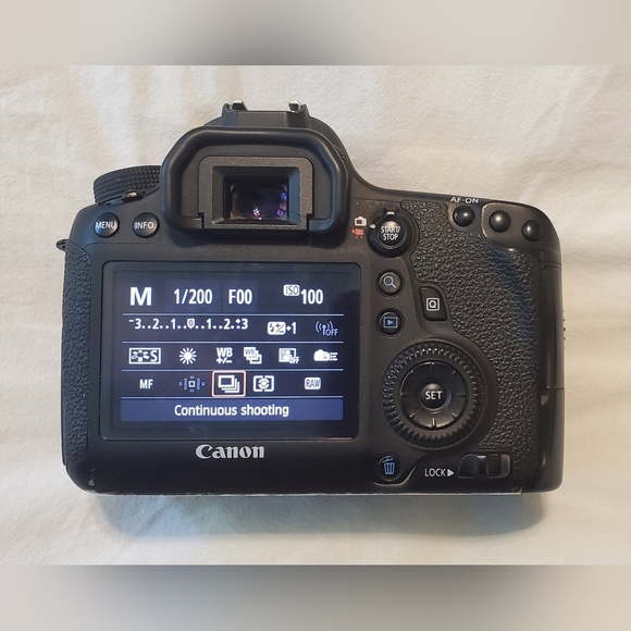 Canon EOS 6D Full Frame Body Only - Picture 6 of 7